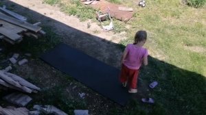 После работы, стройка дома. Индюшка вывела гусят.