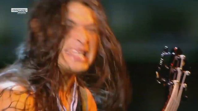 Kirk Hammett of Metallica Adds Exclusive Les Paul Guitar to His Arsenal смотреть онлайн