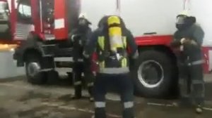 Пожарные танцуют