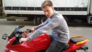 Как звучит дешевый имитатор звука на дешевом электромотоцикле?