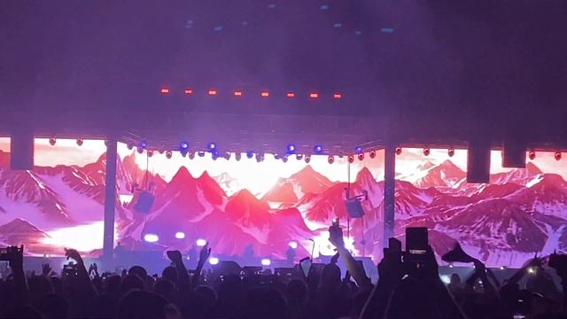 Макс Корж - Горы по колено live Одесса, 2021 смотреть онлайн