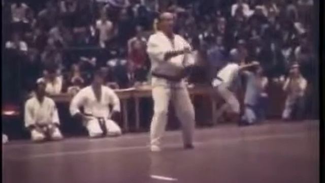 КИОКУШИНКАЙ !!!! М . ОЯМА Tensho !!!!! Любимое Ката Масутацу Ояма 1974 смотреть онлайн