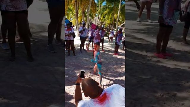 Танцы в доминикане??? смотреть онлайн