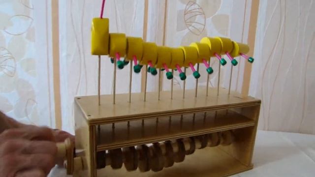 Гусеница - игрушка механический автоматон смотреть онлайн