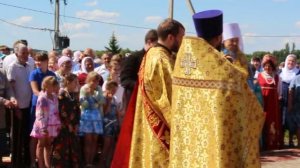 3. "Освящение Митрополитом Белгородским и Старооскольским Иоанном часовни в с. Красная Поляна"