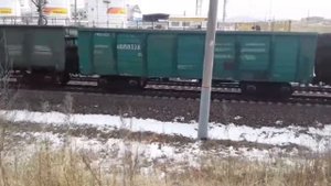 Тормозит перед разъездом! 3ЭС5К-492 "Ермак" с грузовым поездом тормозит перед разъездом 13 км