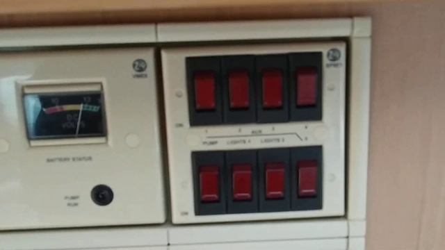 Обзор автодома,прицепа-дачи,дома на колёсах Elddis Hurricane XL 2001 год с раздельной душевой огонё смотреть онлайн