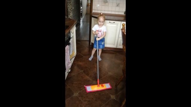 помогаем маме смотреть онлайн