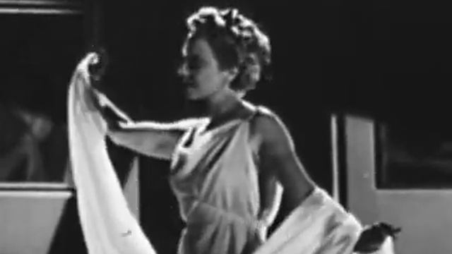 Soundie: THE ARTIST MODEL (Sally Rand, 1942) смотреть онлайн