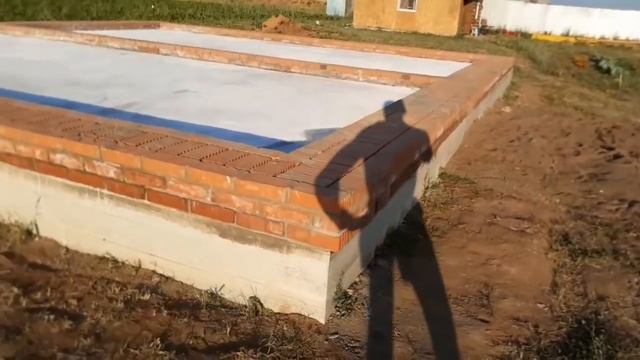 Цоколь под ноль кирпичом, черновой пол из бетона. смотреть онлайн