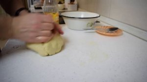 Пышные пончики на кефире. Пончики в масле