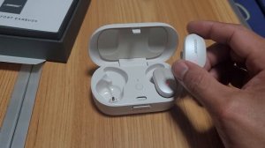 Bose quietcomfort earbuds Flashing Red and White / How to fix it ?