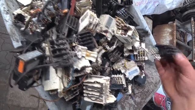 Самые дорогие радиодетали ! контакты с серебром . Аффинаж серебро с контактов! смотреть онлайн