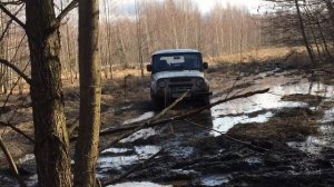 Киа Мохаве на летней резине без проблем прет по Рязанским лесам и болотам