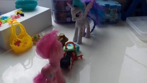 Мама купи мне игрушку!!!!!!!