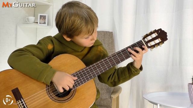 "Пусть бегут неуклюже ..." В. Шаинский. Исп. Артём Москалик (8 лет). (0+)
