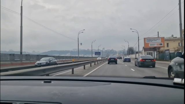 Главная Ёлка Оболони. Днюха у ? Переца. На Подоле нет парковки. Киев. Украина. смотреть онлайн