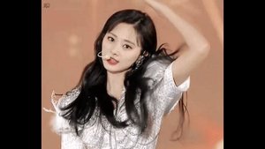 QUEEN- CHOU TZUYU (TZUYU TWICE)