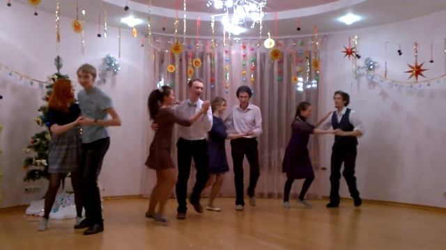 Линди Бум на краю года. Младшая группа смотреть онлайн