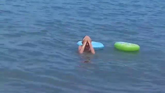 Нырнул в круг.отдых в Грузии. смотреть онлайн