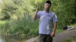 Как ловить рыбу на фидер. Правильное расположение удилища на берегу.