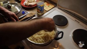 Вермишель по флотски с курицей и свининой