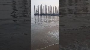 Нефтяные вышки на Каспийском море.