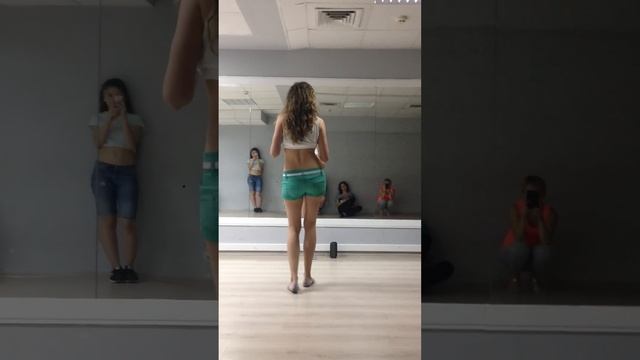 Margo Kizomba Lady Style Lesson смотреть онлайн
