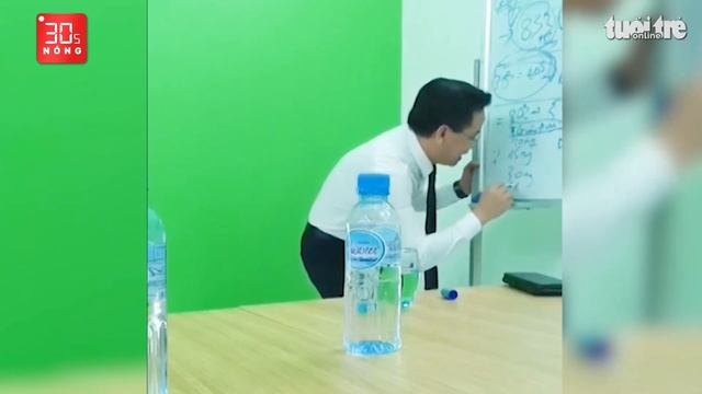 Bản tin 30s Nóng: Bắt giám đốc ở Gò Vấp lừa gần 300 tỉ đồng; Thông tin Nam Em livestream gây xôn xa смотреть онлайн