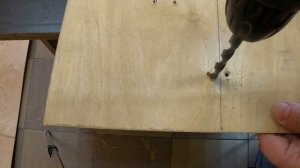 Реставрация стула. Шлифовка, покраска, обивка.  Решение, как сделать и закрепить мягкую спинку стул