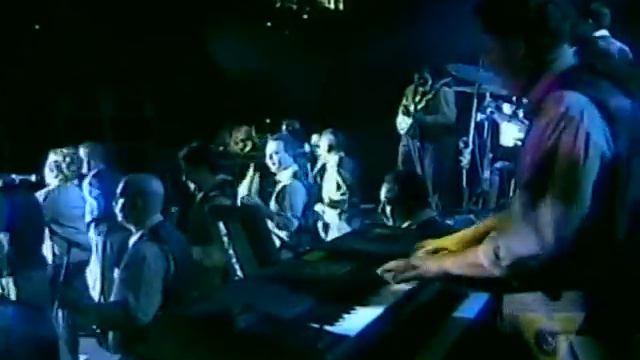 Los Hermanos Flores смотреть онлайн