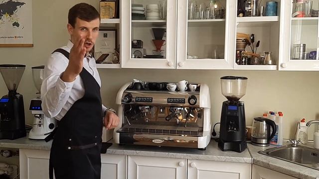 Как развоздушить кофемашину. Вода не течет во время приготовления. смотреть онлайн