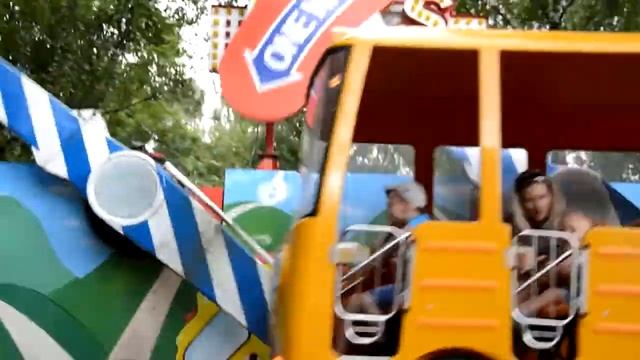 Парк Кузьминки, аттракционы смотреть онлайн