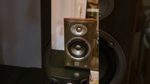 Aiwa 999mk2 vs JBL E20