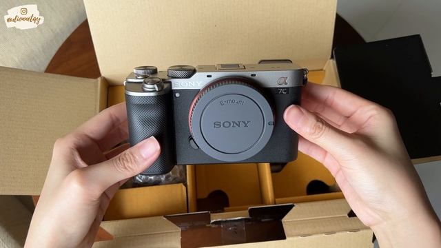 Sony a7C Unboxing ? | Upgrading my APS-C Fujifilm X-A7 to Full-Frame Sony a7C | Dionne. T смотреть онлайн