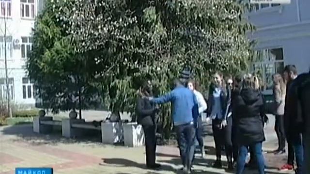 В Майкопе зацвели магнолии смотреть онлайн