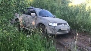 Бескрайние просторы. Бездорожье оффроуд mercedes GLK  Suburban кроссовер внедорожник 4x4