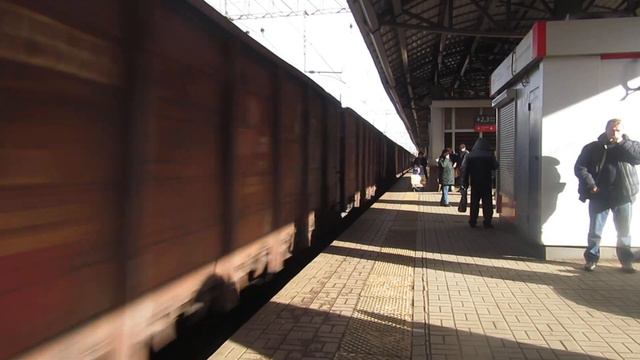 Электропоезд ЭД4М-0478 Рэкс, ВЛ10-917 с грузовым поездом платформа Выхино 25.03.2019 смотреть онлайн