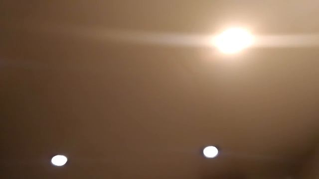 Замена лампы точечного светильника MR16 LED лампа смотреть онлайн