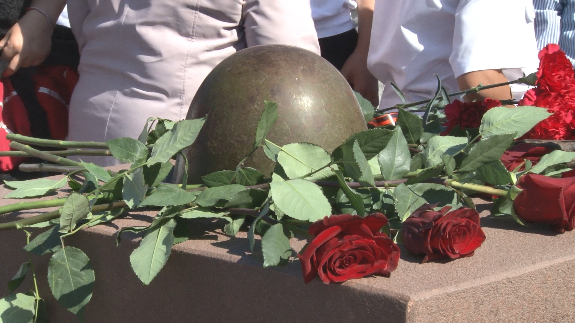 В Анапе открыли памятник Неизвестному солдату
