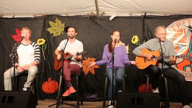 «Александра», «Записная книжка» (песня Ады Якушевой) и «Земляника» смотреть онлайн