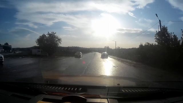 Не пропустили на перекрёстке! Ягуар и шкода… смотреть онлайн