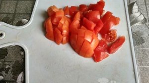 Овощной салат с бальзамическим уксусом из огурцов и помидоров