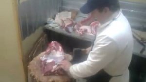 Разруб-разделка говядины на куски,для торговли.