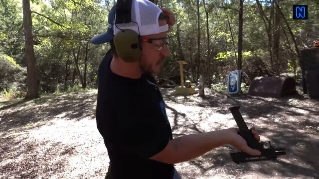 Hi-Point или нормальный пистолет? Разрушительное ранчо смотреть онлайн