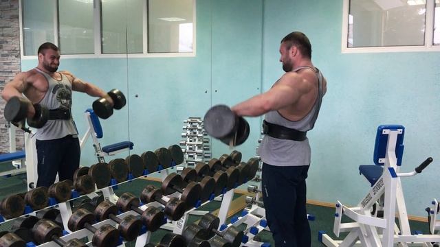 Махи с гантелями 40 кг. смотреть онлайн