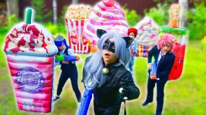 Ловушка для Эмили И Тома! Надувная битва на выживание! Финальная серия!