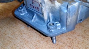 ОДИН ИЗ СПОСОБОВ ФИКСАЦИИ ШПИЛЕК КАРБЮРАТОРА ЕСЛИ СОРВАНА РЕЗЬБА