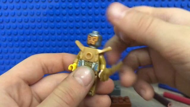Обзор мини фигурки лего,,Золотой Рыцарь''