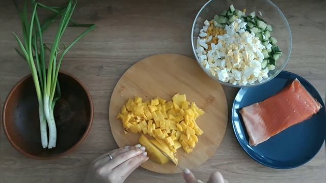 Сладкий манго с соленой форелью. Салат Буржуй / Sweet mango with salted trout. Bourgeois Salad